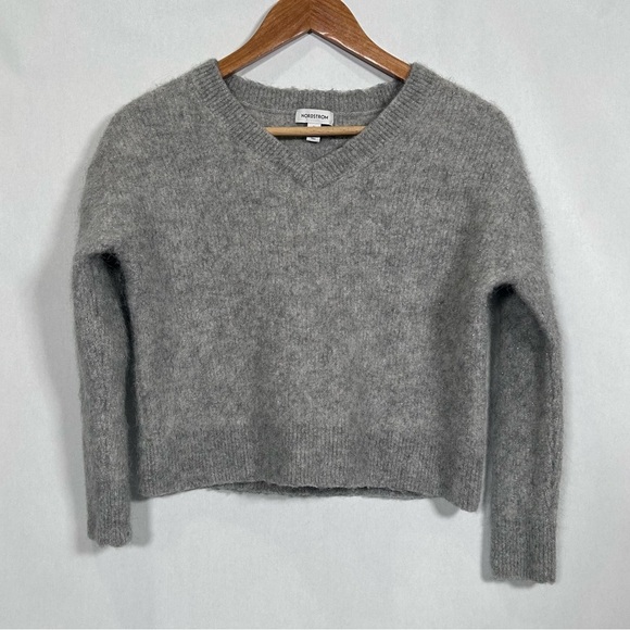 Nordstrom Fuzzy Textured Alpaca Blend Sparkly Gray V-Neck Sweater - Picture 1 of 10